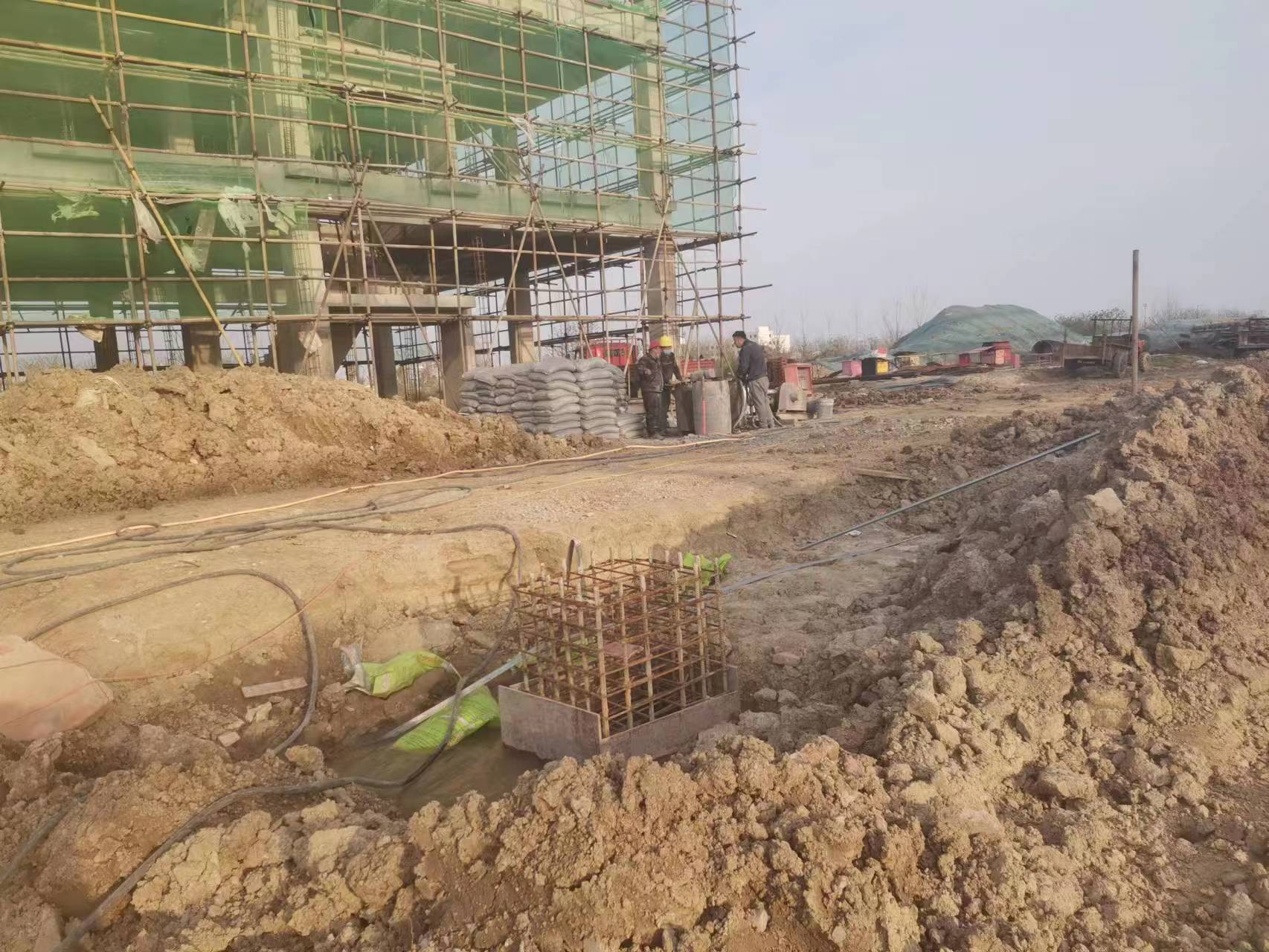 茄子河当桥梁出现裂缝的时候应该及时加固修补